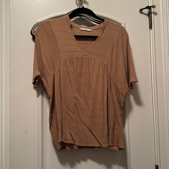 Staccato Tops - Brown/Tan Staccato Top